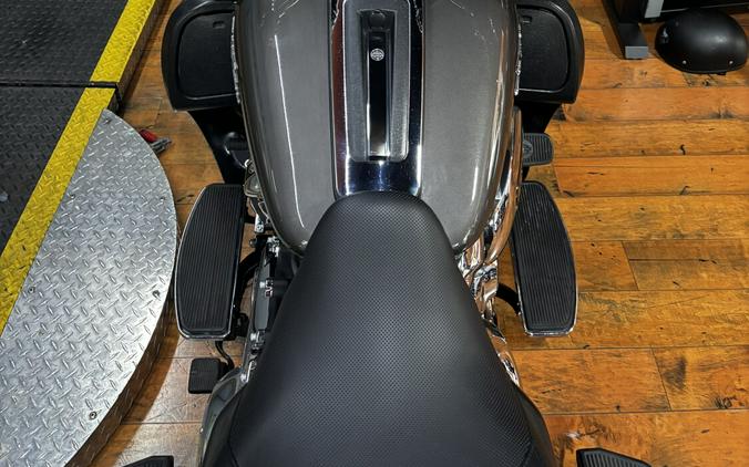 2023 Harley-Davidson® Road Glide® 3 GRAY HAZE