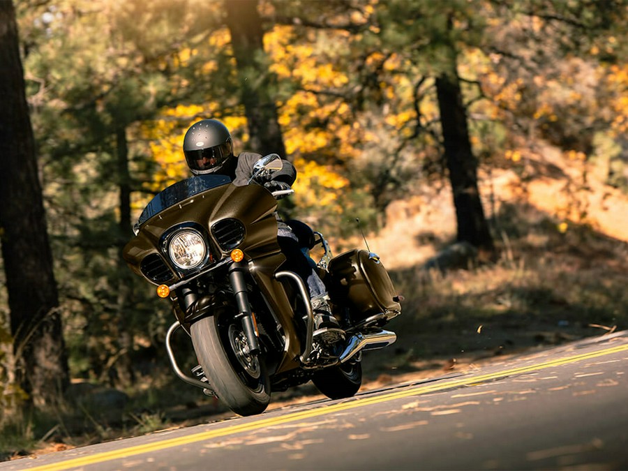 2026 Kawasaki Vulcan 1700 Vaquero ABS Metallic Brilliant Golden Black