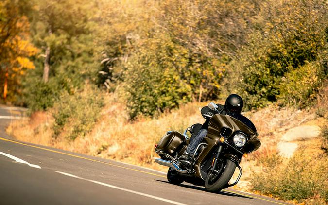 2026 Kawasaki Vulcan 1700 Vaquero ABS Metallic Brilliant Golden Black
