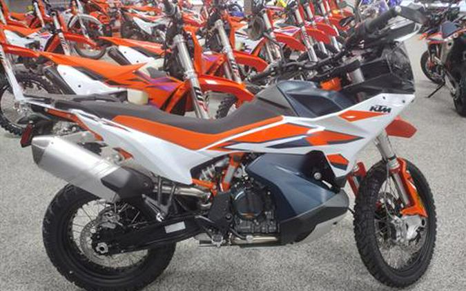 2023 KTM 890 Adventure R First Look [7 Fast Facts + 16 Photos]