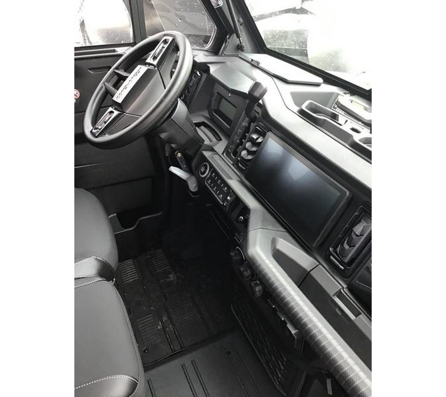 2026 Can-Am® Defender MAX Limited HD11 Desert Tan & Carbon Black