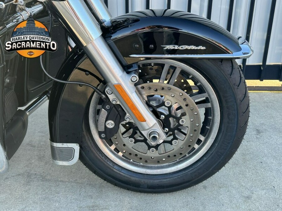 Harley-Davidson Tri Glide Ultra 2021 FLHTCUTG 857502A BLACK W/PINSTRIPE