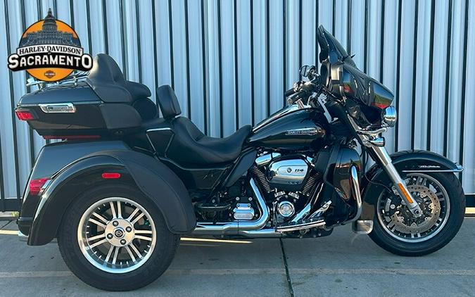 Harley-Davidson Tri Glide Ultra 2021 FLHTCUTG 857502A BLACK W/PINSTRIPE