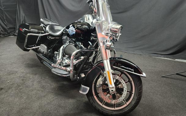 2016 Harley-Davidson® FLHR ROAD KING