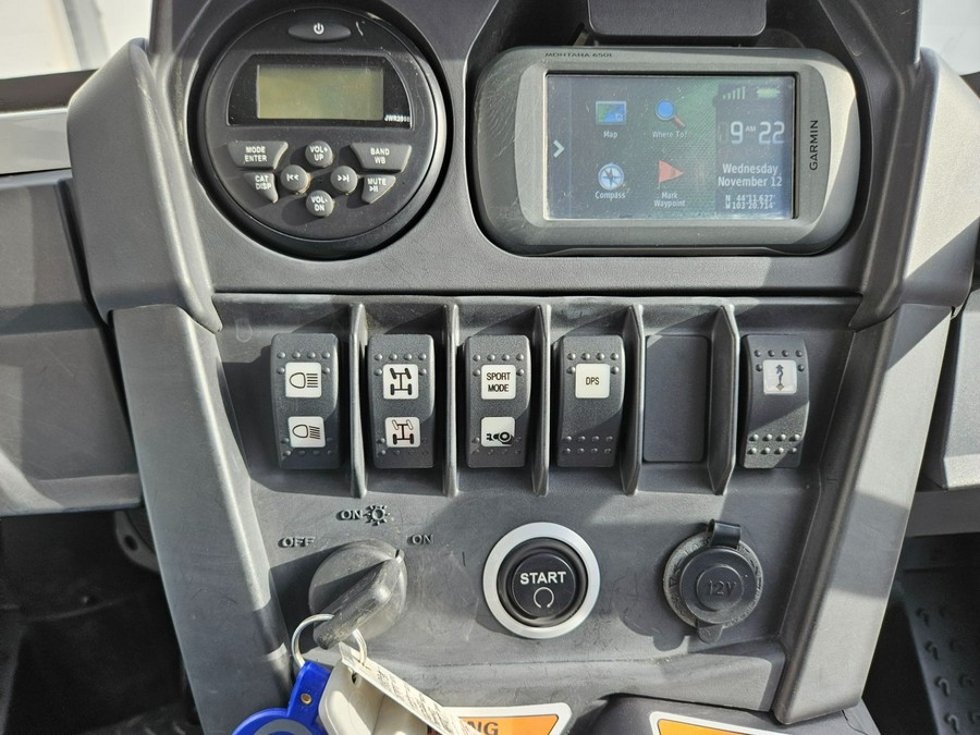 2015 Can-Am Commander™ MAX Limited 1000