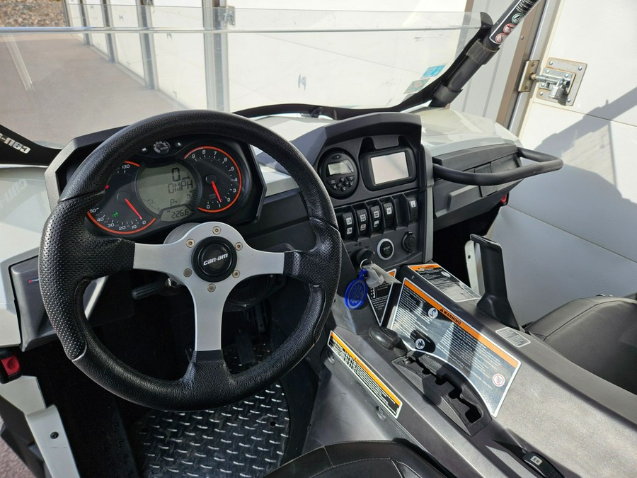 2015 Can-Am Commander™ MAX Limited 1000