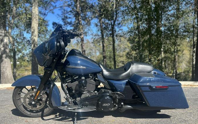 FLHXS 2019 Street Glide® Special
