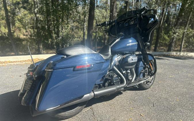 FLHXS 2019 Street Glide® Special