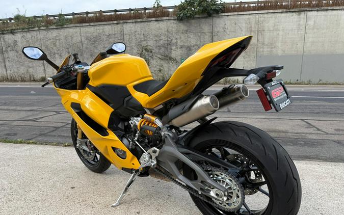 2026 Ducati PANIGALE V2 S 896