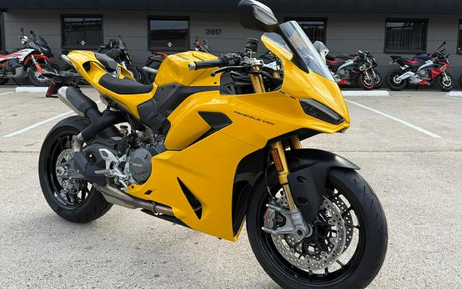 2026 Ducati PANIGALE V2 S 896