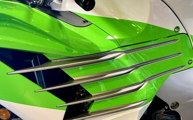 2024 Kawasaki Ninja® ZX™-14R 40th Anniversary Edition ABS