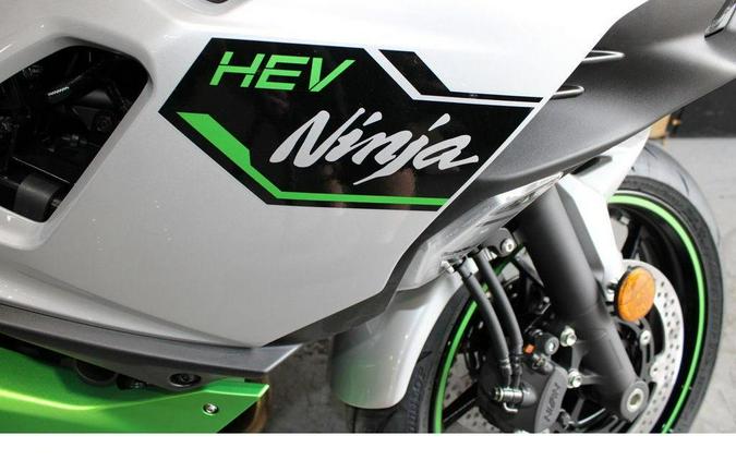 2024 Kawasaki Ninja® 7 Hybrid ABS