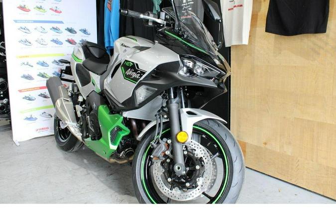 2024 Kawasaki Ninja® 7 Hybrid ABS