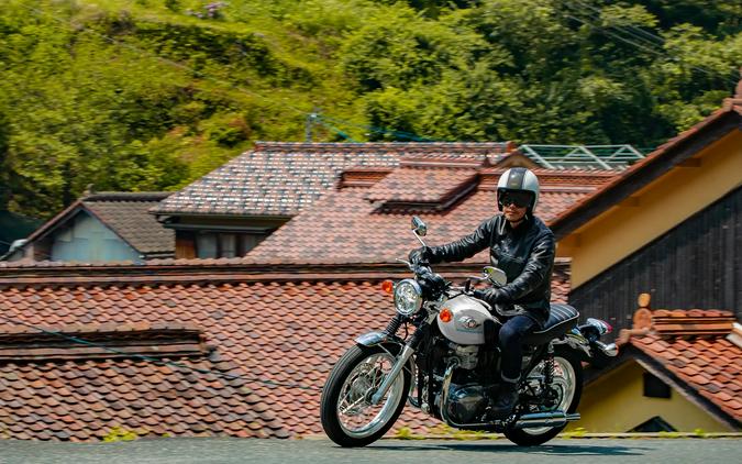 2026 Kawasaki W800 ABS Pearl Crystal White