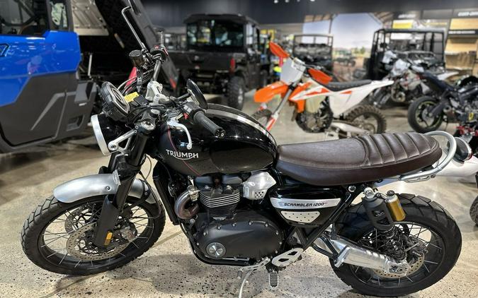 2019 Triumph Scrambler 1200 XC Jet Black