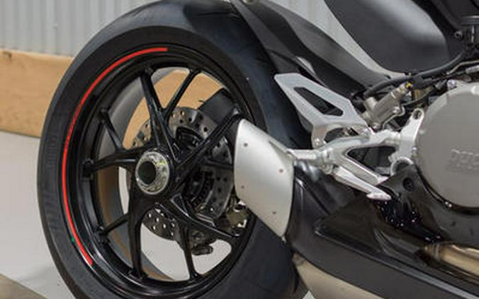 2024 Ducati Panigale V2 Black on Black