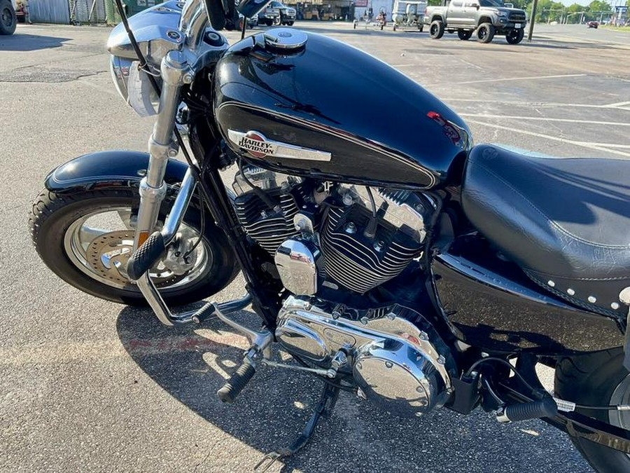 2016 Harley-Davidson® XL1200C - Sportster® 1200 Custom