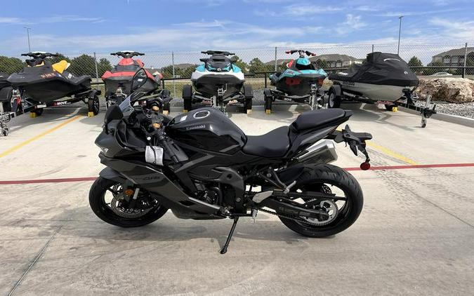 2026 Kawasaki Ninja® ZX™-4RR ABS