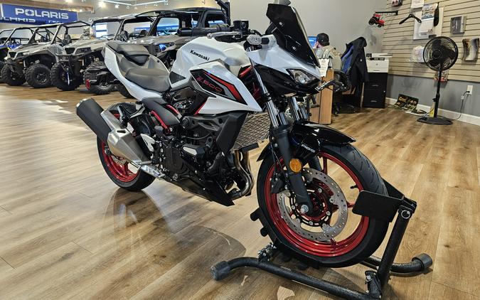 2026 Kawasaki Z500 SE ABS Pearl Blizzard White/Ebony - 109486