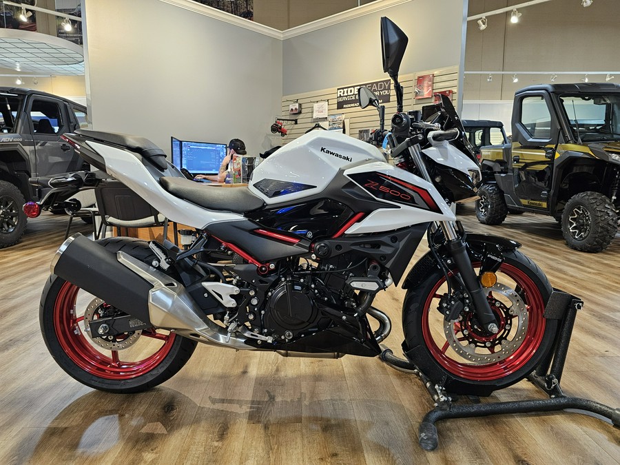 2026 Kawasaki Z500 SE ABS Pearl Blizzard White/Ebony - 109486