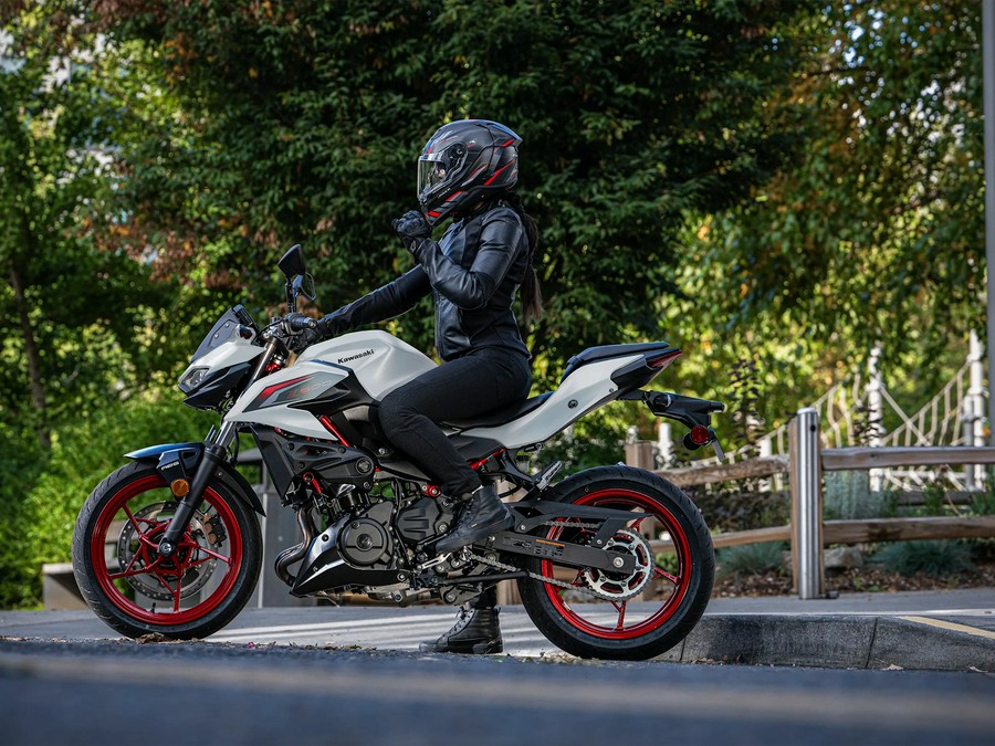 2026 Kawasaki Z500 SE ABS Pearl Blizzard White/Ebony - 109486