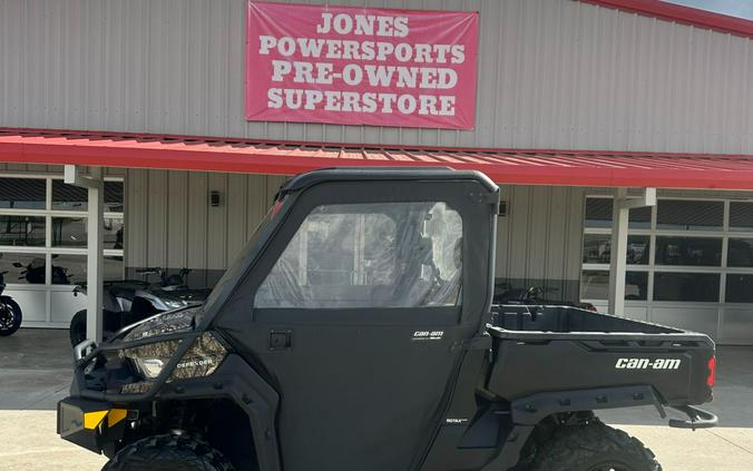 2023 Can-Am Defender DPS HD9