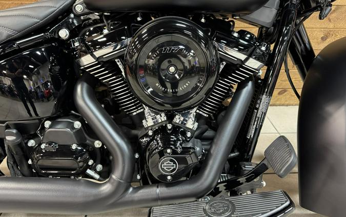 2026 Harley-Davidson® Deadwood™ Black Denim FLHD