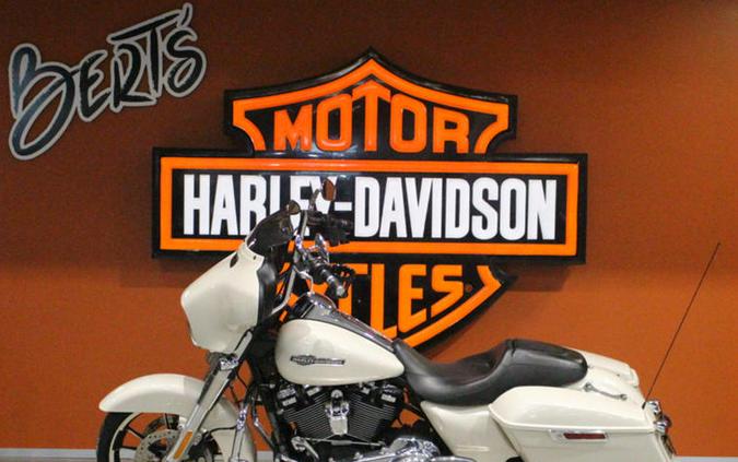 2022 Harley-Davidson® FLHX - Street Glide®