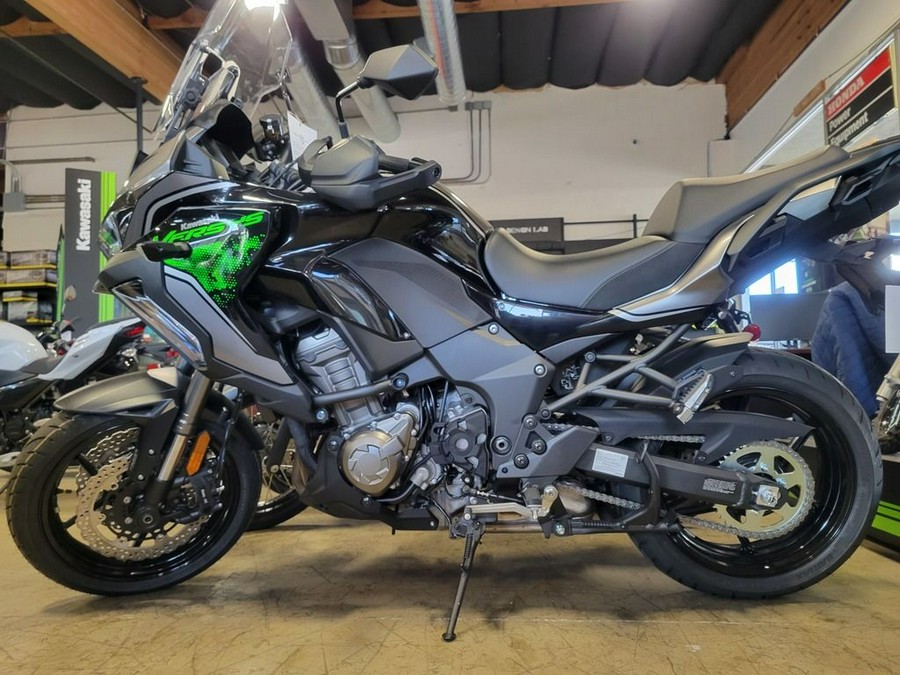 2023 Kawasaki Versys® 1000 SE LT+