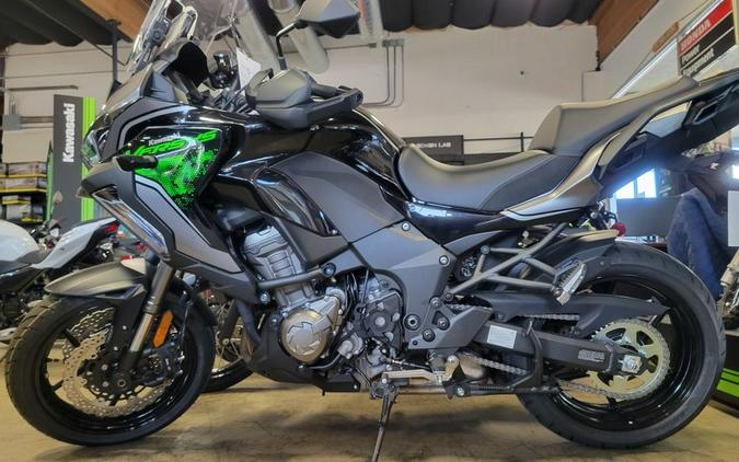 2023 Kawasaki Versys® 1000 SE LT+