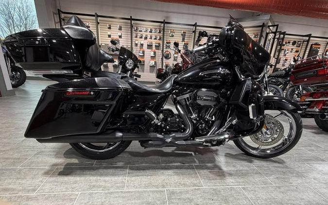 2015 Harley-Davidson® FLHXSE - CVO™ Street Glide®