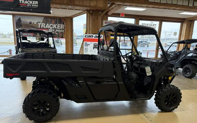 2026 Can-Am® Defender PRO XT HD10