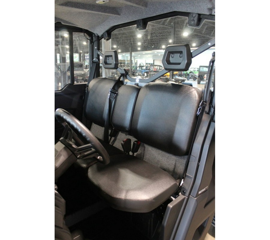 2026 Can-Am SSV DEF DPSCAB 65 HD9 GN 26 DPS_CAB