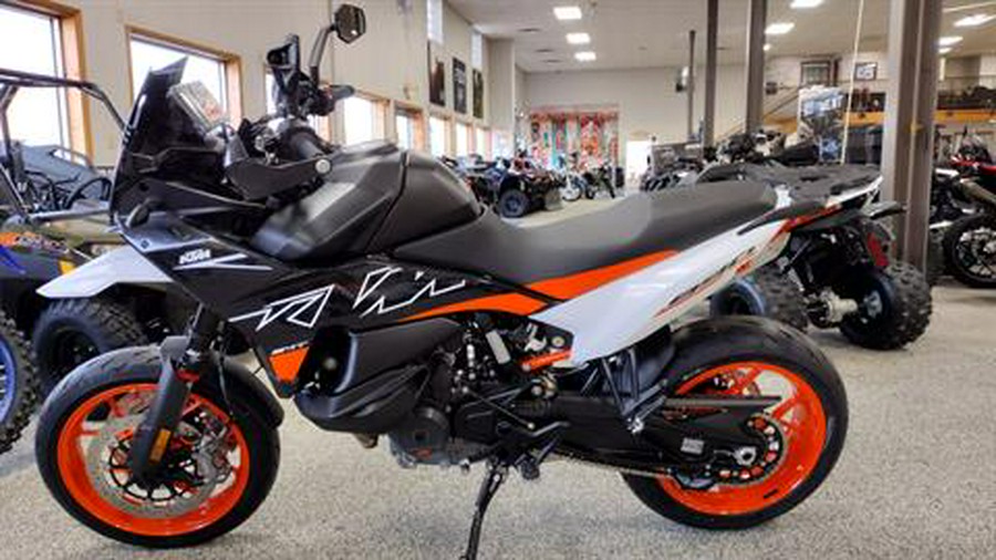 2024 KTM 890 SMT