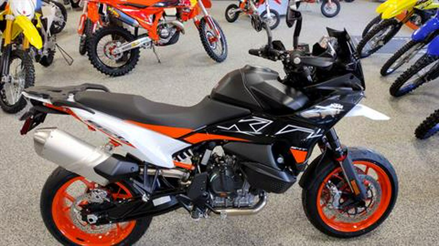 2024 KTM 890 SMT