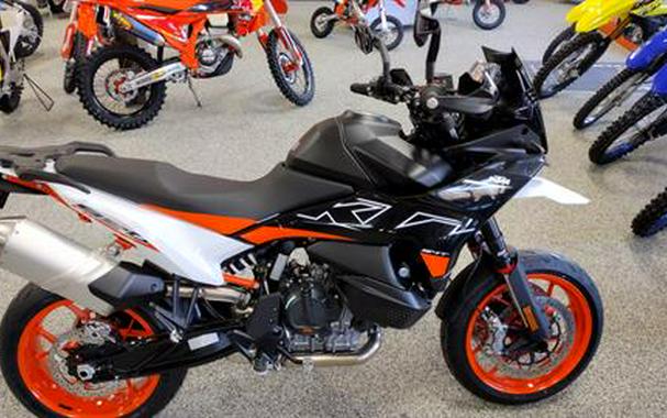 2024 KTM 890 SMT