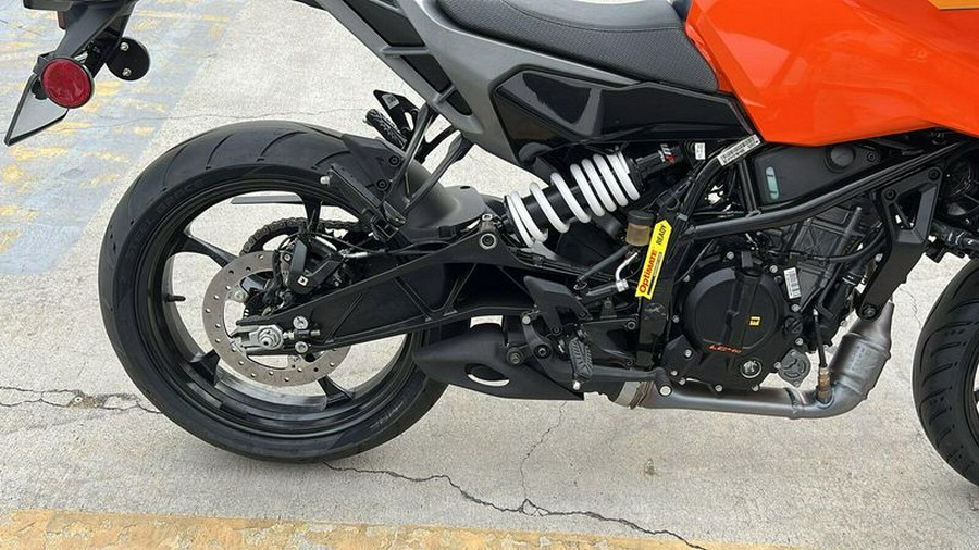 New 2024 KTM 250 DUKE