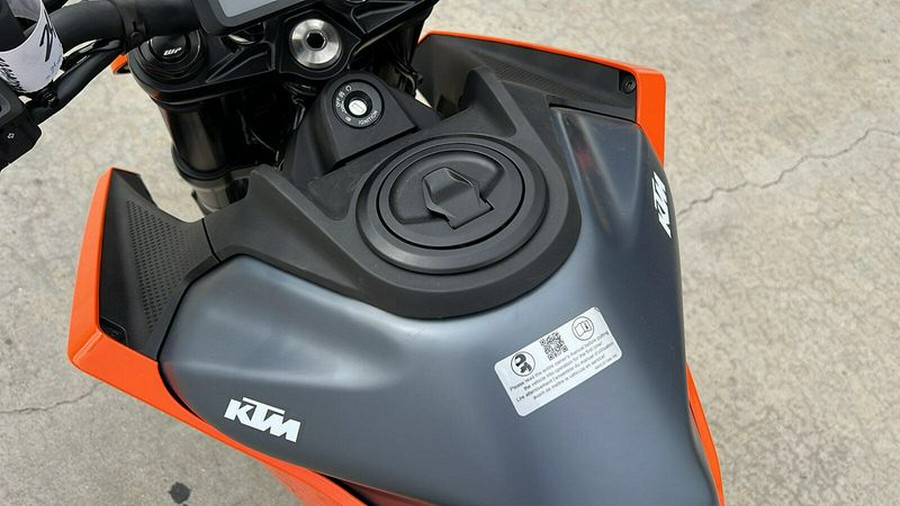New 2024 KTM 250 DUKE