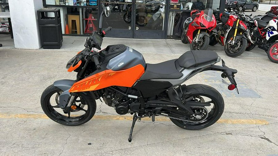 New 2024 KTM 250 DUKE