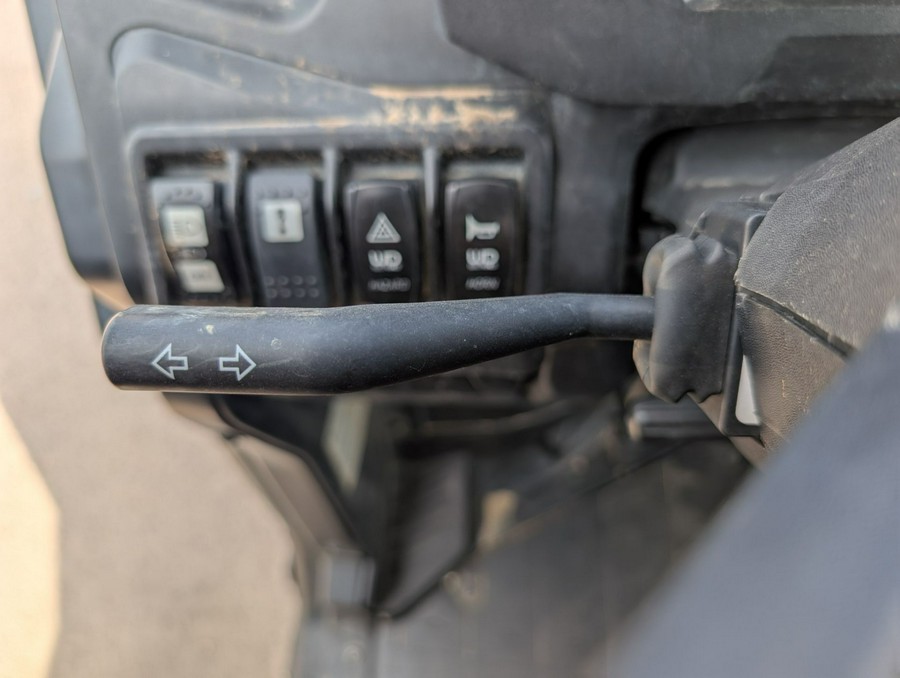 2023 Can-Am Defender MAX X MR With Half Doors