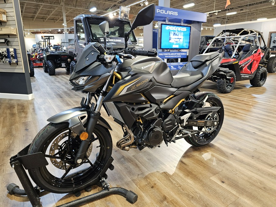 2026 Kawasaki Z500 ABS Metallic Spark Black/Metallic Matte Graphenesteel Gray - 109485