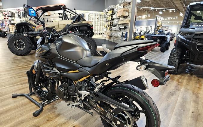 2026 Kawasaki Z500 ABS Metallic Spark Black/Metallic Matte Graphenesteel Gray - 109485