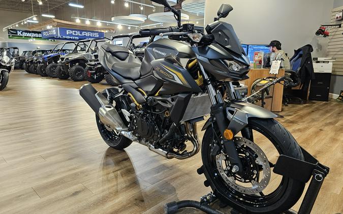 2026 Kawasaki Z500 ABS Metallic Spark Black/Metallic Matte Graphenesteel Gray - 109485