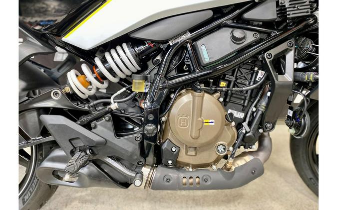 2024 Husqvarna Motorcycles Svartpilen 401