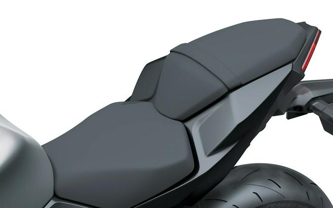 2026 Kawasaki Z650 S ABS CA Metallic Matte Graphenesteel Gray/Metallic Flat Spark Black
