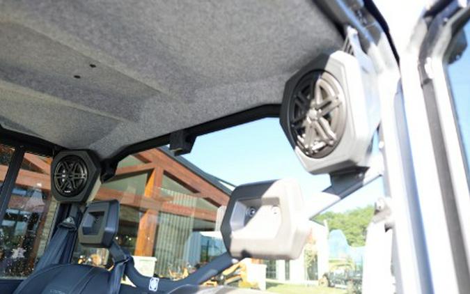 2026 Can-Am Defender MAX Limited HD11