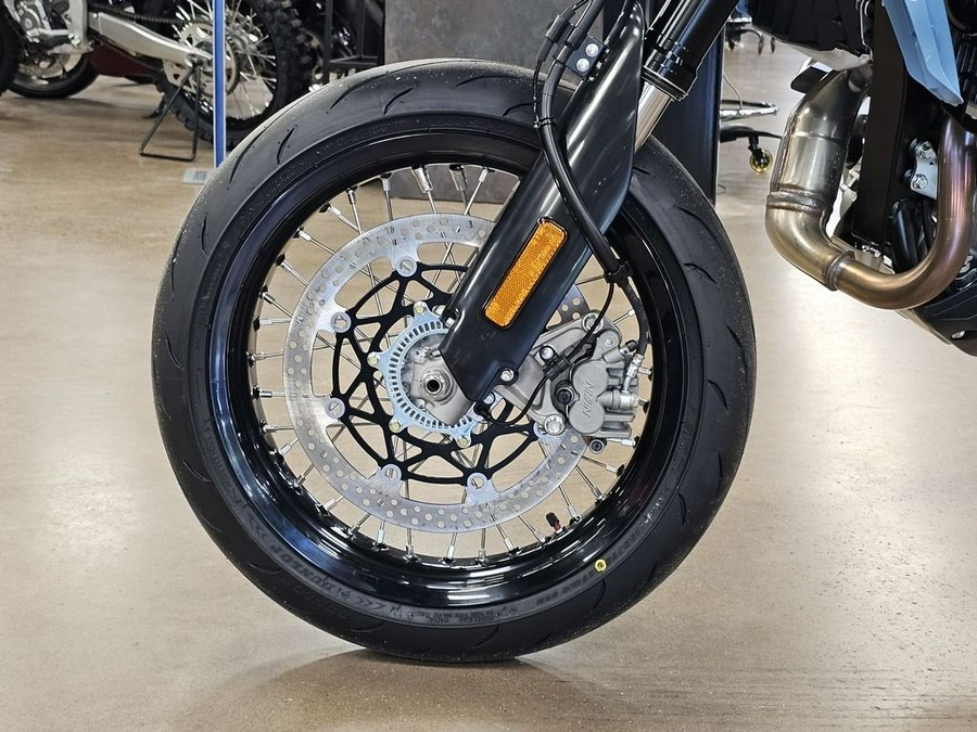 2025 Suzuki DR-Z 400SM