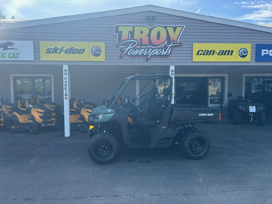 2025 Can-Am Defender HD7