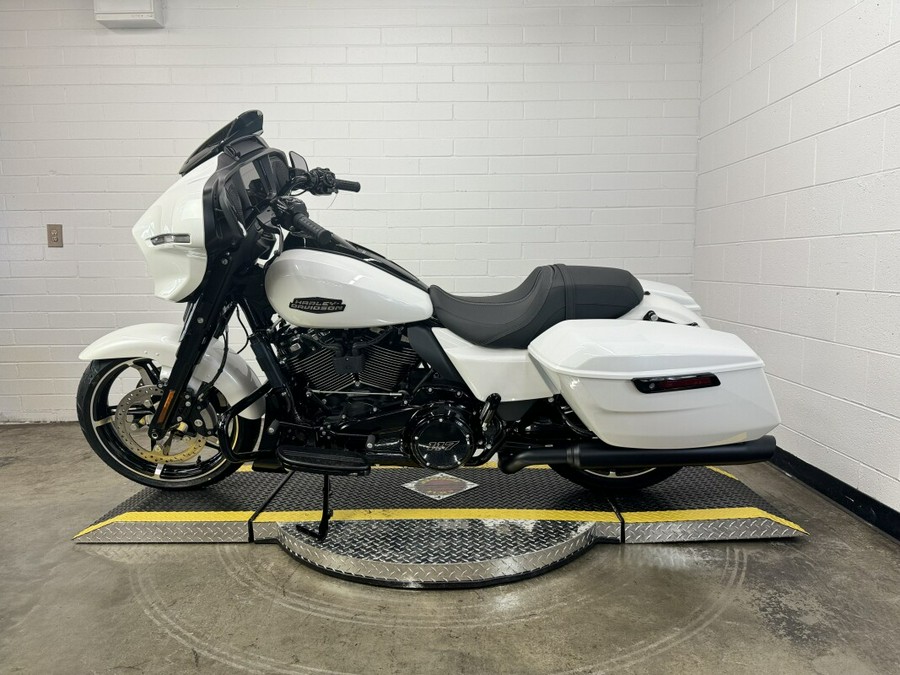 2024 Harley-Davidson Street Glide® WHITE ONYX PRL