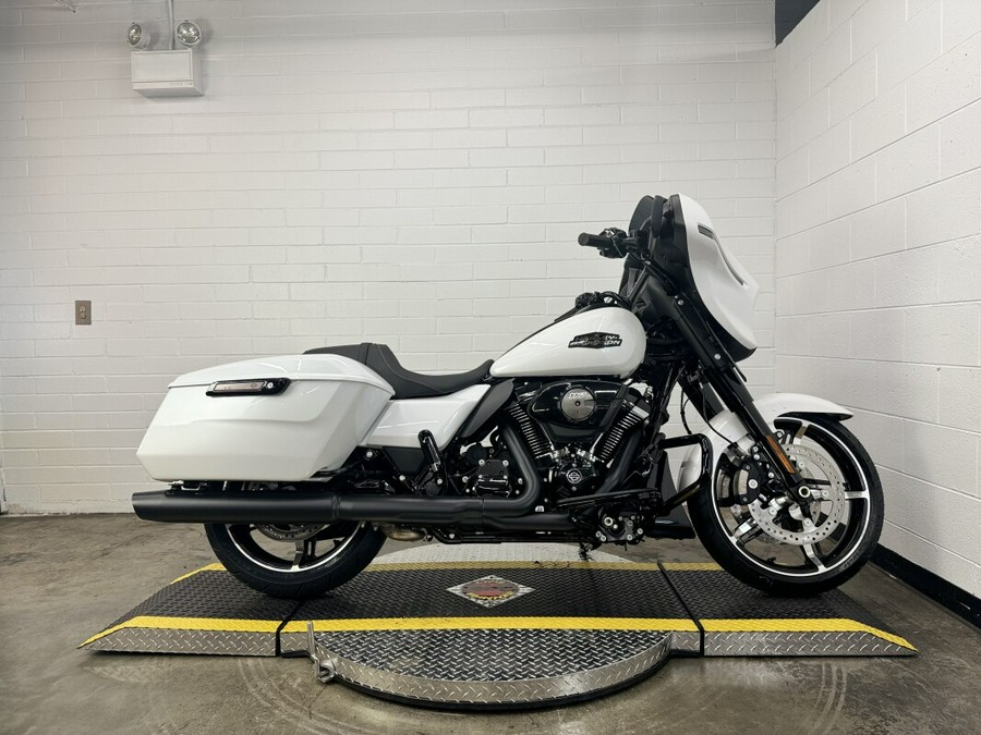 2024 Harley-Davidson Street Glide® WHITE ONYX PRL